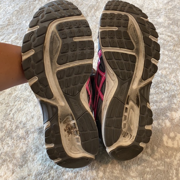 ASICS women’s tennis shoes size 10 - Picture 7 of 9